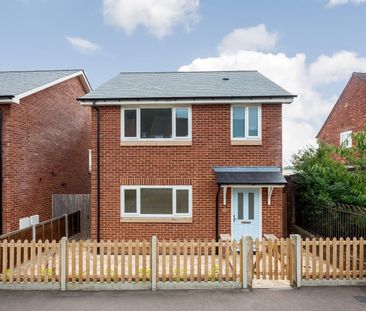 Whippendell Way, Orpington - Photo 1