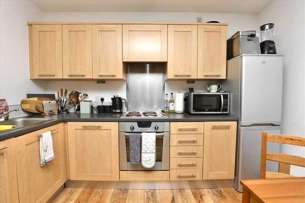 Dutton Court, Warrington, WA1 - Photo 1