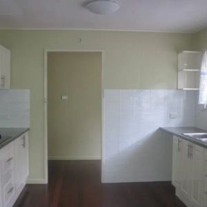 Fantastic Home, 736m² Block - Photo 3