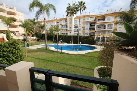 Apartamento planta baja en alquiler en Marbella, Marbella - Photo 3