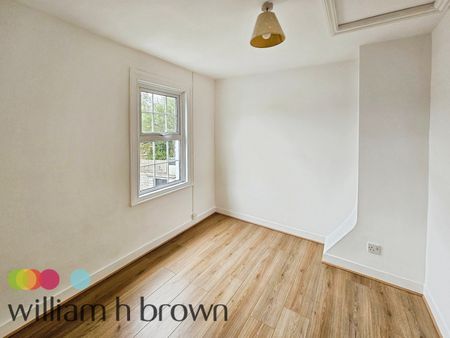 Arbour Lane, Chelmsford - Photo 2