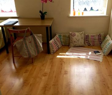 1 bedroom in a house share to rent - Photo 1