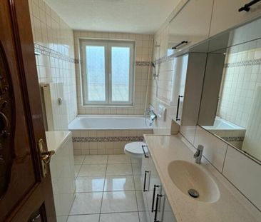 Light-flooded 3.5-room apartment in a central location on Luzernerring - Photo 2