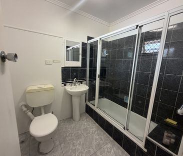 Partly Furnished Convenient Living in the Heart of Annerley - Photo 5