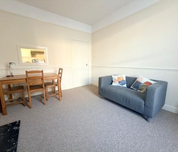 High Street, Bath, Twerton - Photo 2