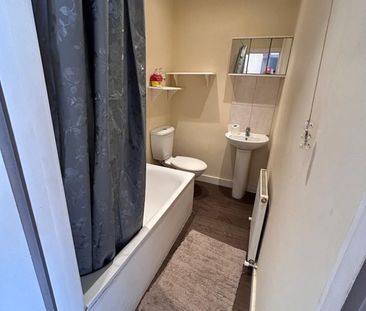 Studio Flat, Leigham Court Road, SW16 - Photo 1