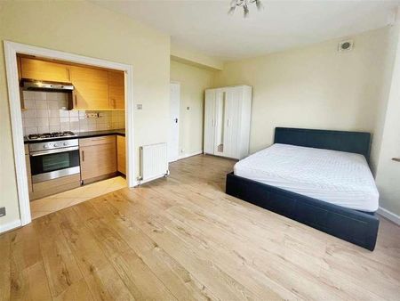 Kingston Road, Raynes, SW20 - Photo 4