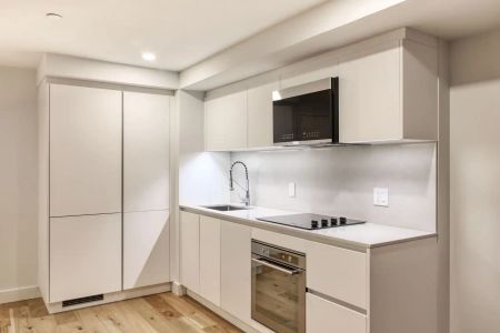 3460 Peel Street — Studio - unit 401 - Photo 2
