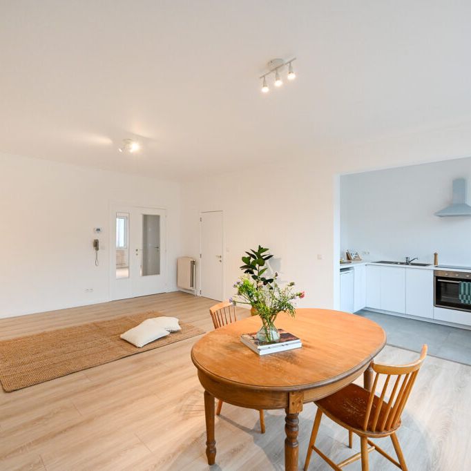 Mooi gerenoveerd appartement aan het Valaar - Photo 1