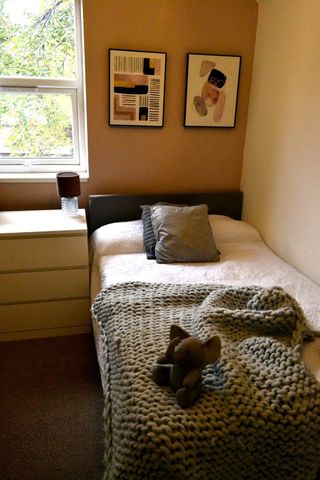 Incredible Location- converted pub near the canal! 65WATE - Room 3 - Photo 5