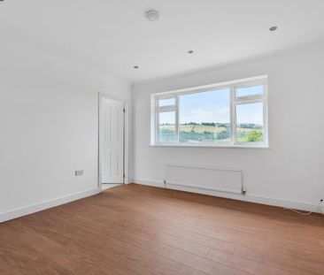 3 bedroom detached bungalow to rent - Photo 2