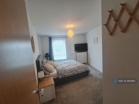 2 bedroom flat to rent - Photo 5
