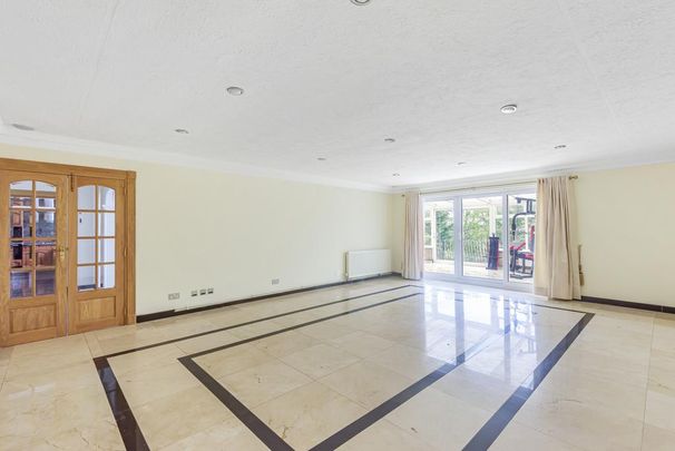 5 bedroom detached house to rent - Photo 1