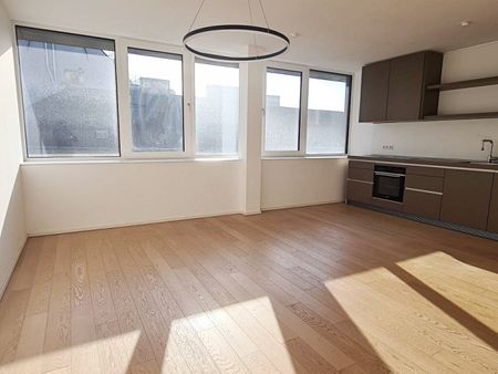 ARGENTINIERSTRASSE, klimatisiertes 82 m2 Dachgeschoß, 2 Zimmer, Wohnküche, Wannenbad, Parketten, Hauptbahnhof-Nähe - Photo 2
