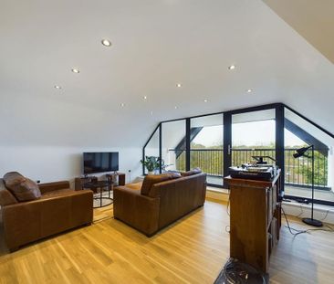 2 bedroom penthouse to rent - Photo 3