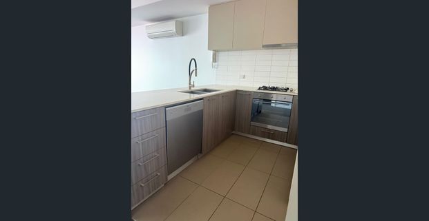 Perfect blend of convenient living - Photo 1