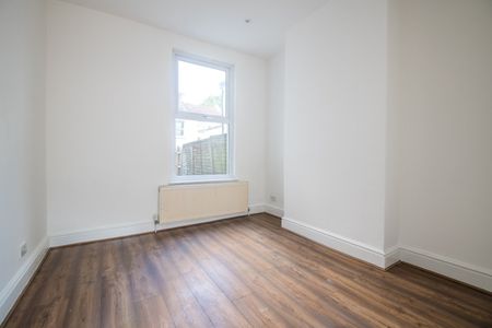 3 Bed Terraced House, Marmont Road, SE15 - Photo 4