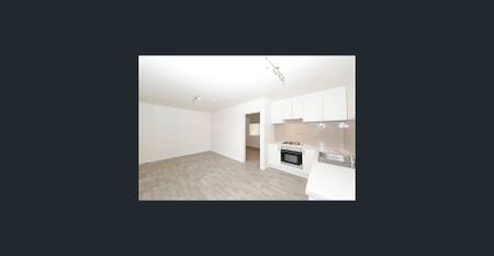 Refurbished top-floor apartment in the heart of Richmond - Photo 5