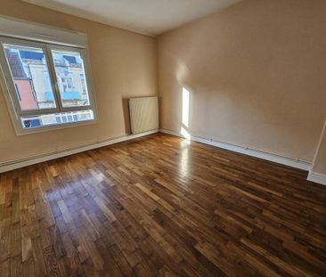 Location Appartement 4 pièces 82m² LE CREUSOT 71200 - Photo 4