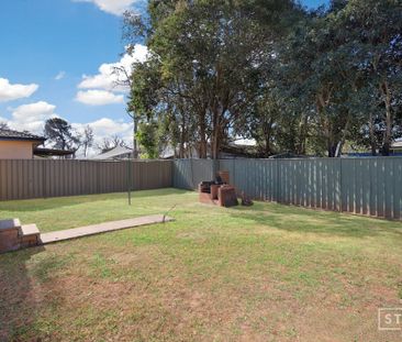 17 Andrew Town Place, Richmond NSW 2753 - House For Rent | Domain - Photo 2