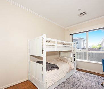 1 Ashbury Court, Mount Waverley VIC 3149 - House For Rent | Domain - Photo 6