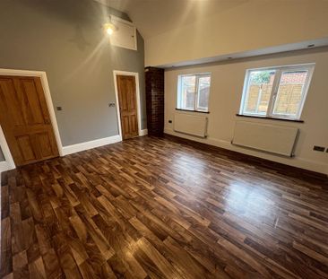 Beech Lane, Stretton, BURTON-ON-TRENT - Photo 3