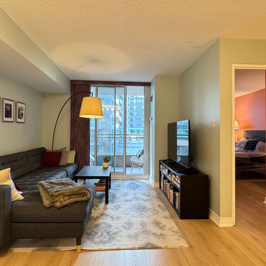 For Lease - 256 Doris Avenue Unit# 601, Toronto, Ontario - Photo 1