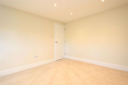 3 bedroom detached house to rent - Photo 4