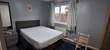 3 Bed Terraced House, Grange Road, LS10 - Photo 3