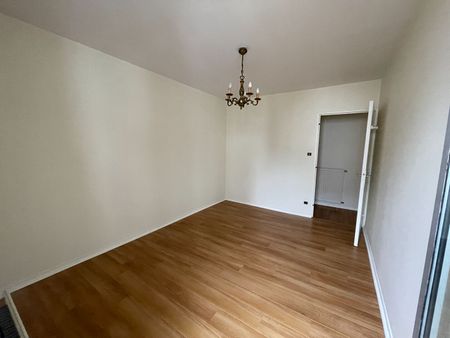 Location Appartement 3 pièces 83m² - Photo 3