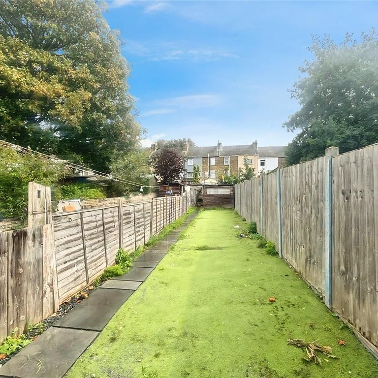 3 bedroom terraced house to rent - Photo 1