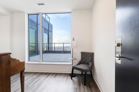 For Lease - 1808 St Clair Avenue Unit# 1002, Toronto, Ontario - Photo 4