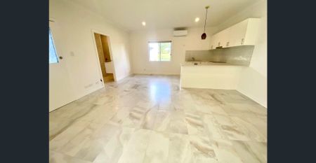 NEWLY RENOVATED FLAT - Photo 3