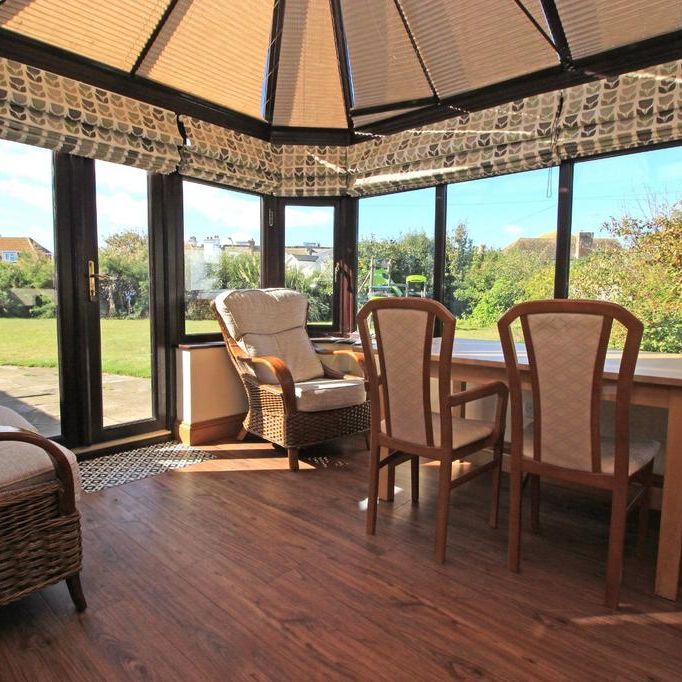 6 bedroom detached house to rent - Photo 1