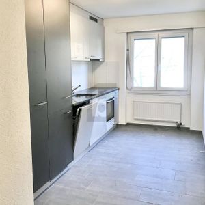 CENTRAL, SPACIOUS, WITH BALCONY - Foto 2