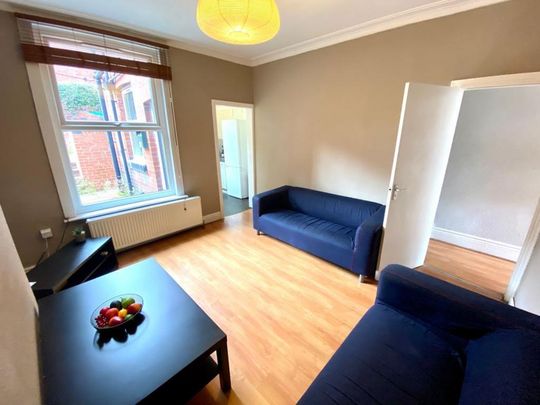 4 bedroom terraced house to rent - Photo 1