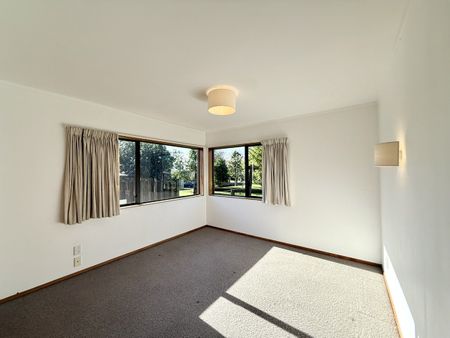 SUNNY & SPACIOUS IN A PRIME KERIKERI LOCATION - Photo 3