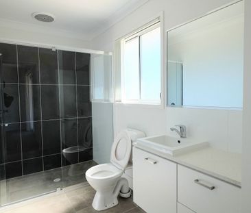 3 BEDROOM, 2 BATHROOM AIRCONDITIONED TOWNHOUSE - PERFECTLY LOCATED ... - Photo 6