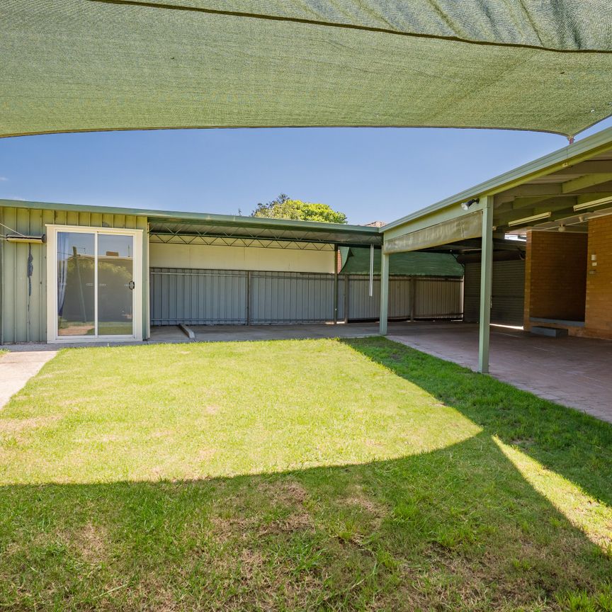 47 ANDERSON STREET, Wodonga VIC 3690 - House For Rent | Domain - Photo 1