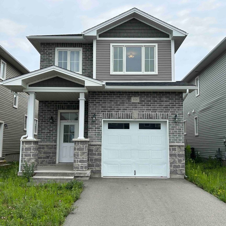UpperLevel-604 Gwen Ave, Kingston, ON K7P 0L2 - Photo 1