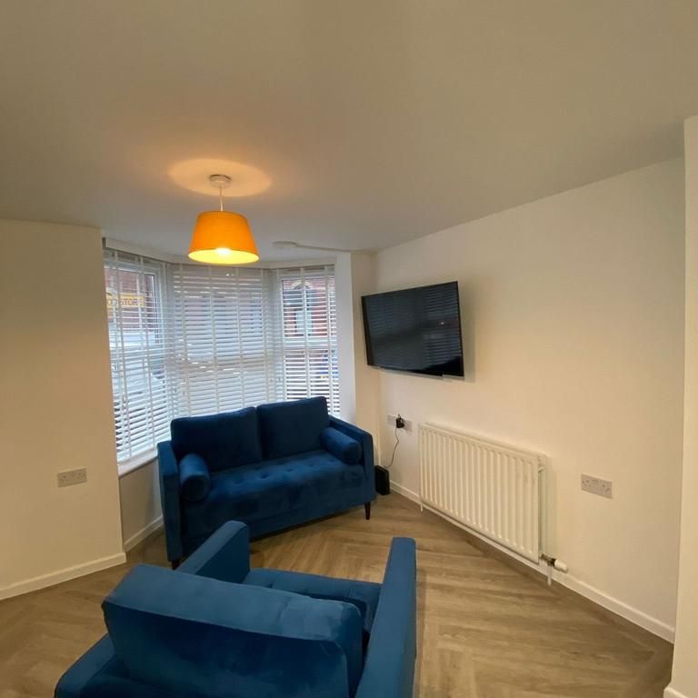 3 bedroom flat to rent - Photo 1