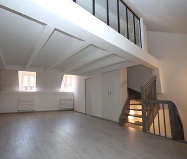 APPARTEMENT DUPLEX DE 3,5 PIÈCES AU CŒUR DE LA VIEILLE VILLE DE VEVEY - Photo 2