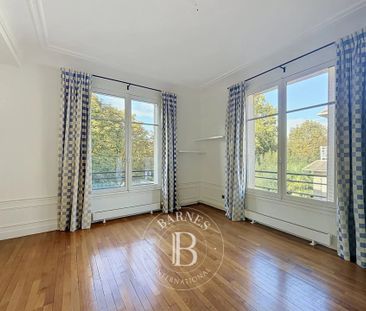 Tout savoir sur cette maison dans le quartier Ile de la Jatte-Parc d'Orléans, à Neuilly-sur-Seine - Photo 1
