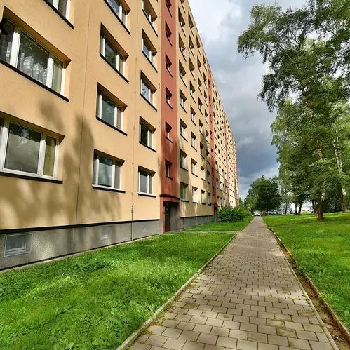 Pronájem moderně zrekonstruovaného bytu 2,5+1 s balkonem - Fotografie 1