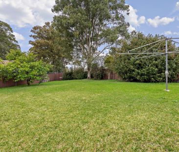 Spacious Living - Photo 6