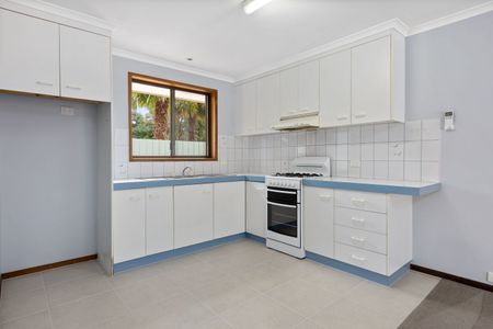 1/2 Towers Street, Flora Hill VIC 3550 - Photo 5