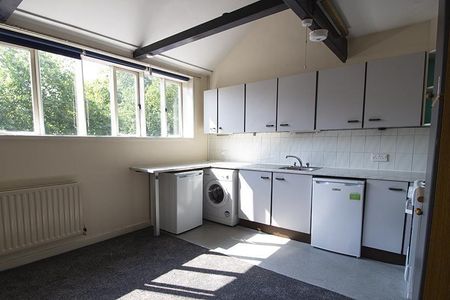 1 bedroom flat to rent - Photo 3