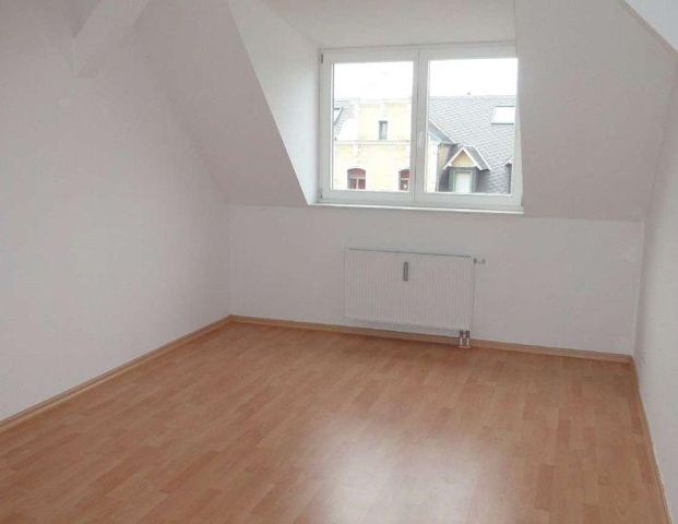 Wohnen im DG- Laminat und großer Balkon ! - Photo 1