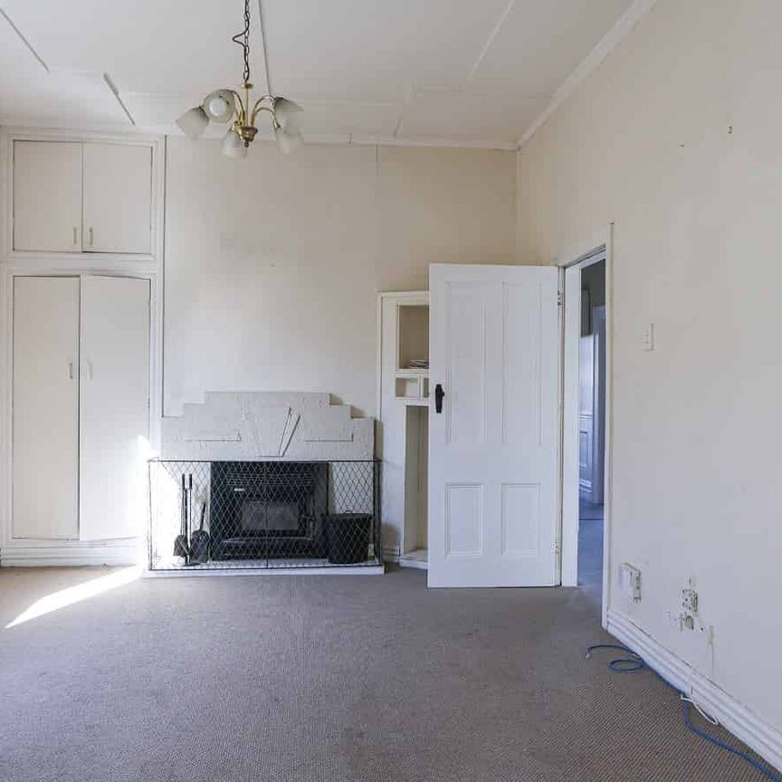 Charming 3-Bedroom Home - Photo 1