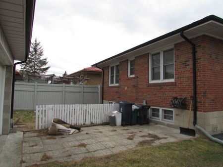 For Lease - 21 Black Creek Boulevard, Toronto, Ontario - Photo 3